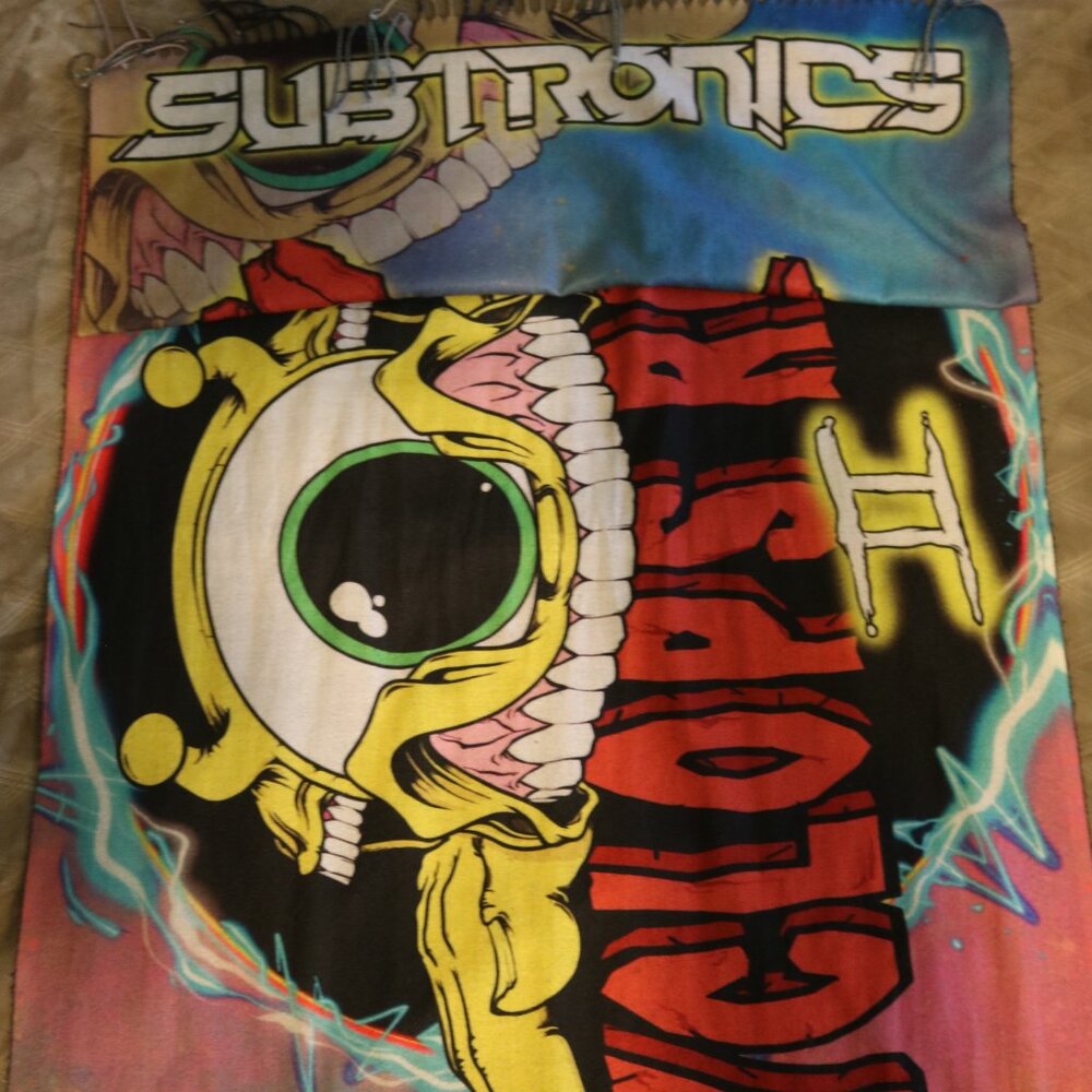 Subtronics Cyclops Rocks Pashmina - Picture 3 of 3